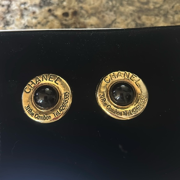 Authentic Vintage Chanel Clip Earrings GVC - Picture 1 of 2